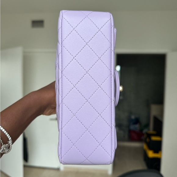 ๐ CHANEL 24P MINI TOP HANDLE LILAC ๐ - Picture 7 of 13